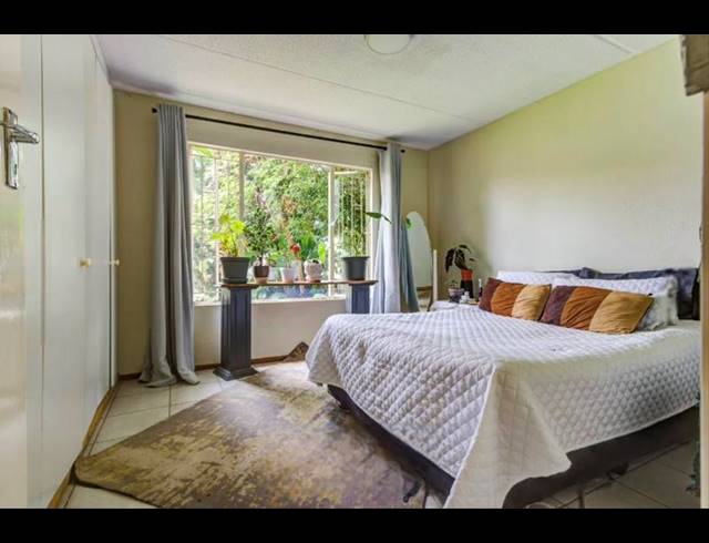 2 BEDROOM APARTMENT FOR SALE IN GLEN MARAIS